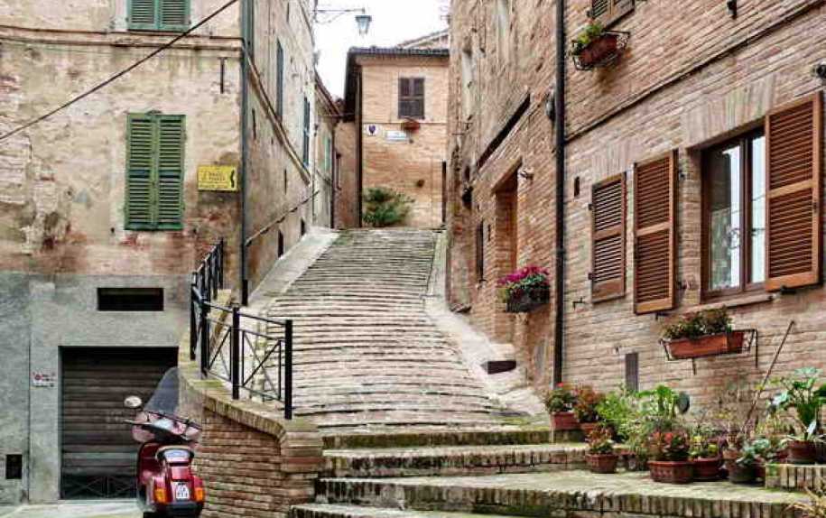 Urban houses for sale in central italy