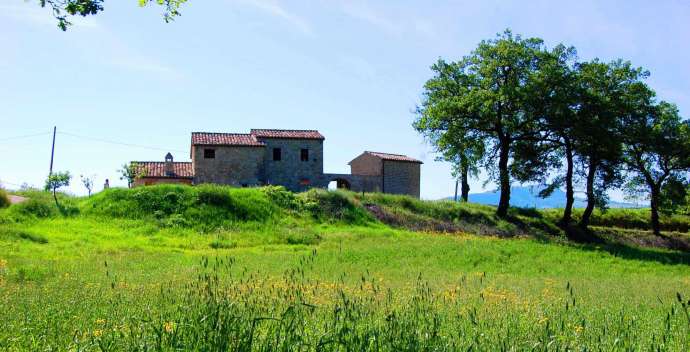 Partially restored farmhouse italy