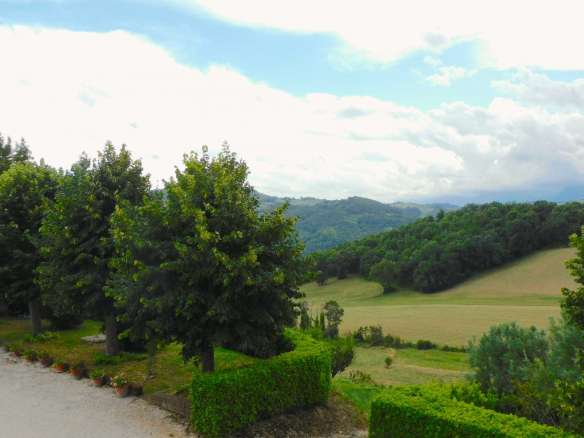 Casolare nelle campagne di Sant'Angelo in Pontano