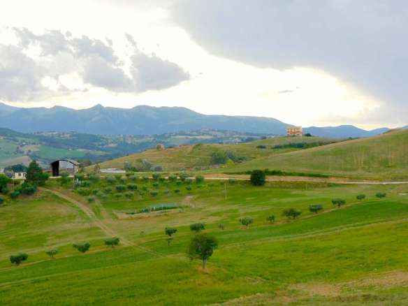 Casolare nelle campagne di Sant'Angelo in Pontano