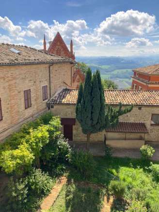 Immobile completamente ristrutturato nel cuore di San Ginesio a due passi dalla piazza Alberico Gentili