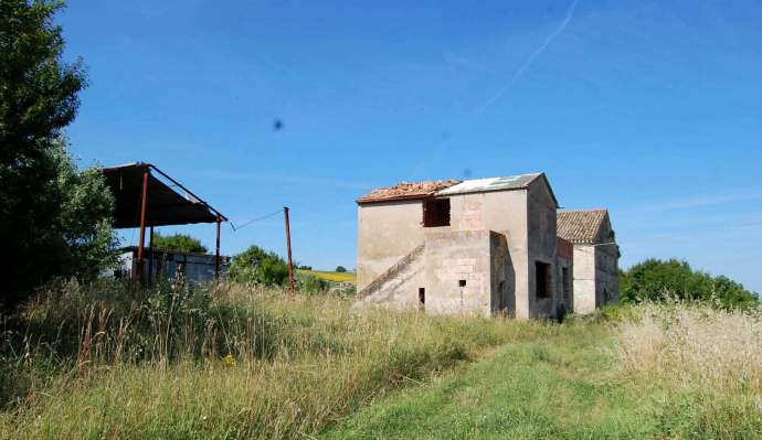 Podere da restaurare Monte Lupone