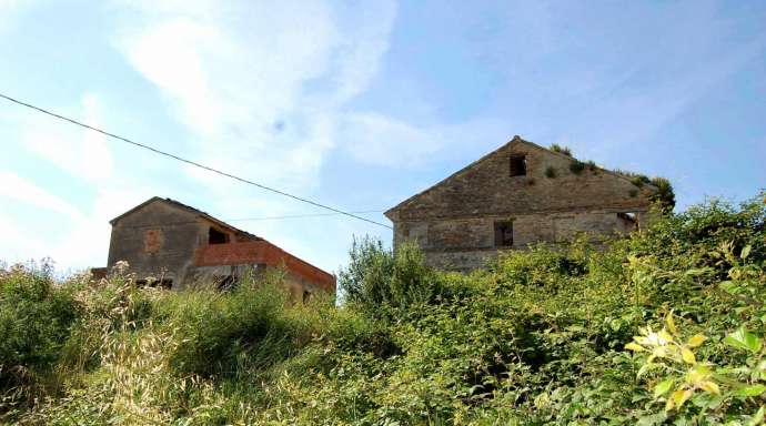 Podere da restaurare Monte Lupone