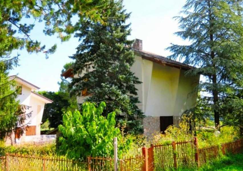 Villino – Località Sant’Eusebio – Sarnano