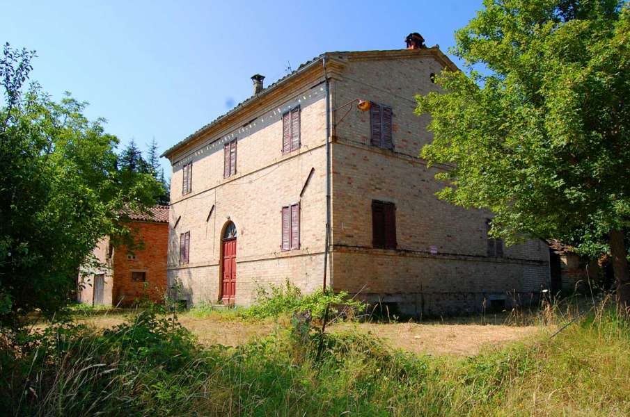 Casale in offerta Sarnano