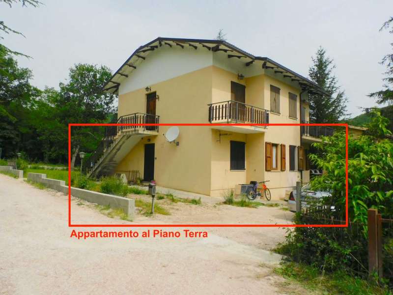 Appartamento al piano terra in villa bifamiliare in contrada Brilli a Sarnano