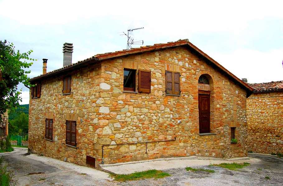 House completely restored in stone Sarnano