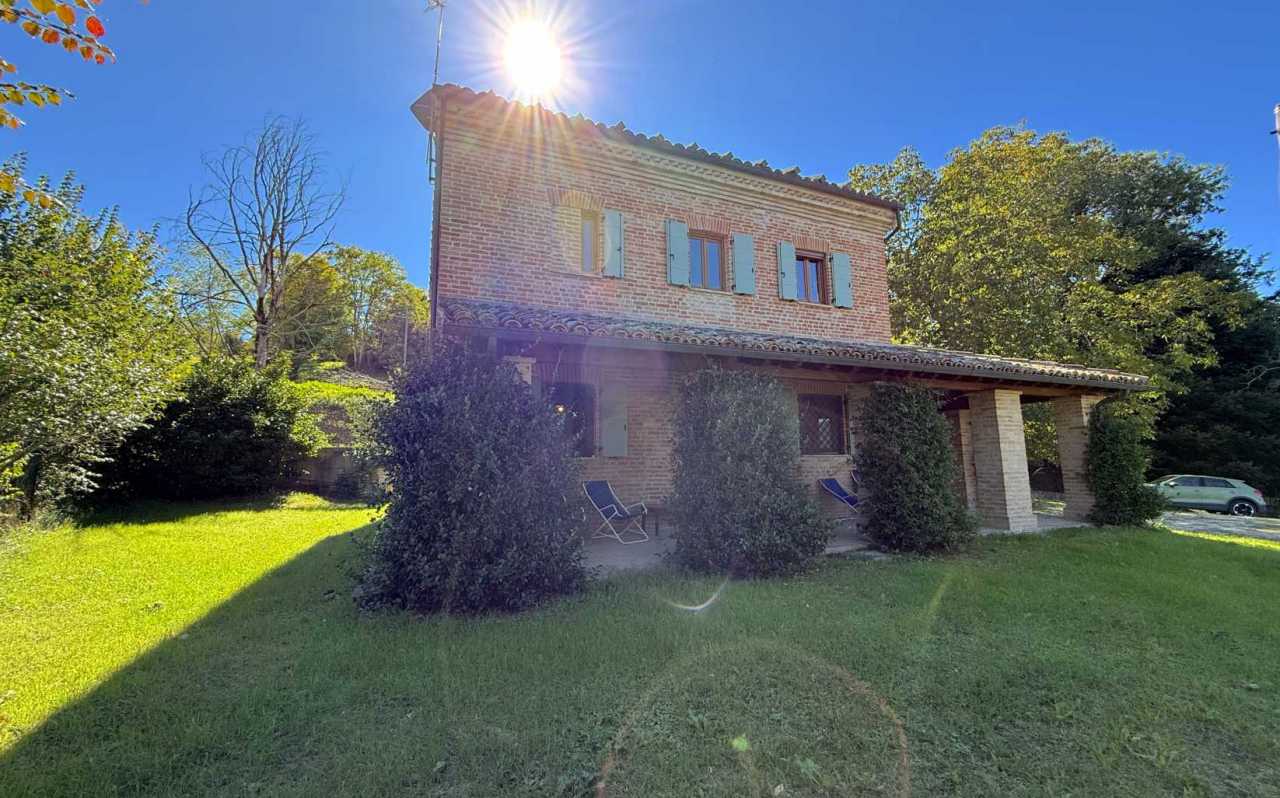 Casale nel piccolo borgo di Colle